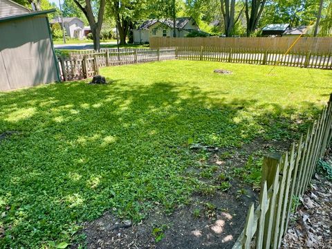 Tiny photo for 3003 Creston Avenue, Lansing City, MI 48906 (MLS # 20261036346)
