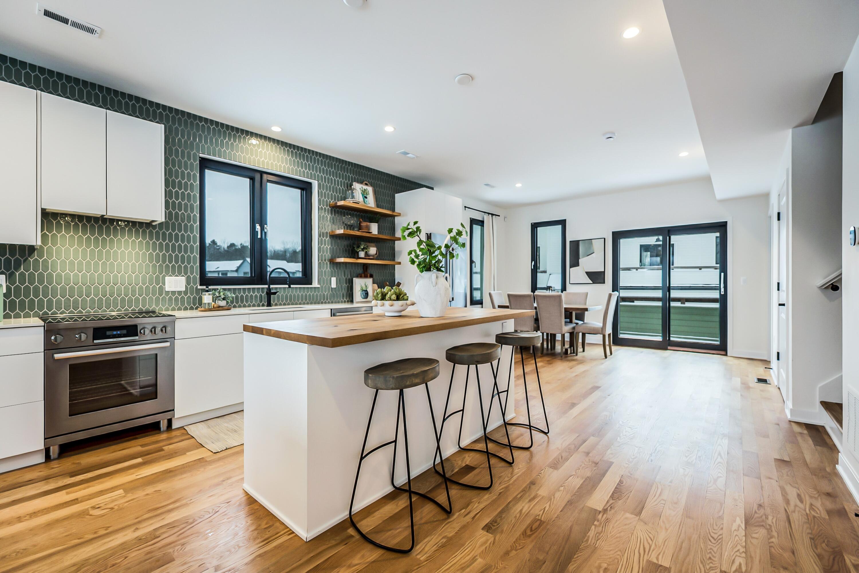 2292 Greenway Trail