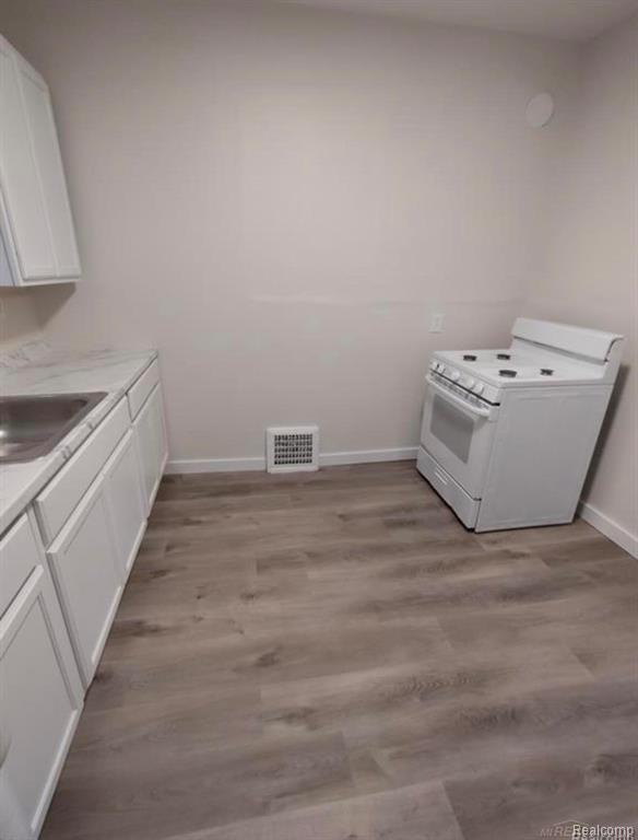 3010 Fullerton Street