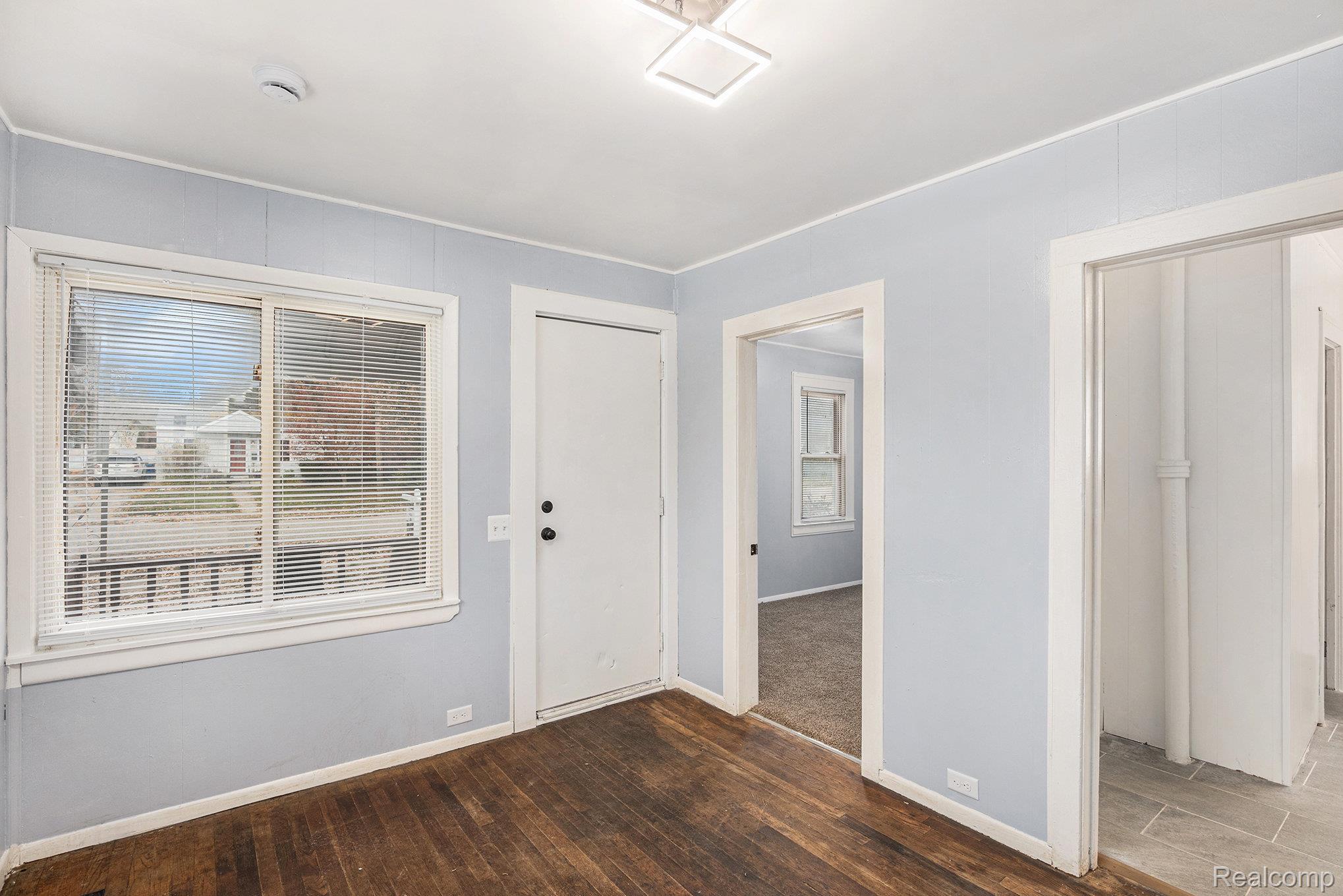 1119 Lakeview Street