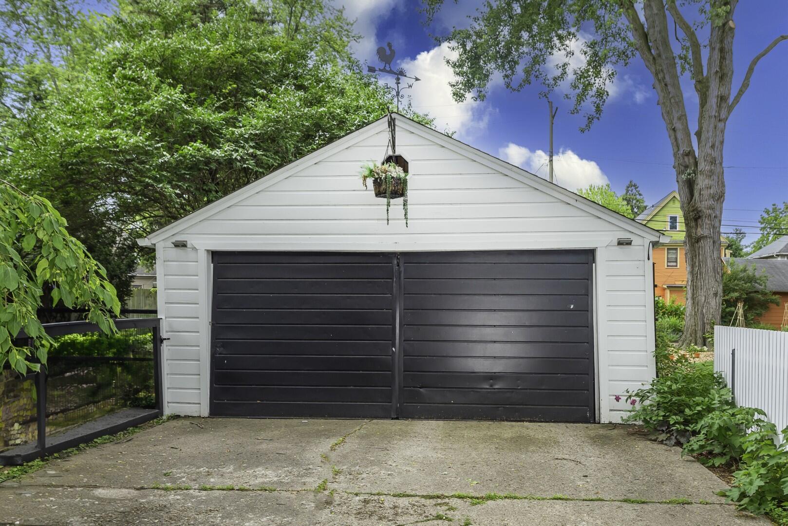 907 Pearl Street