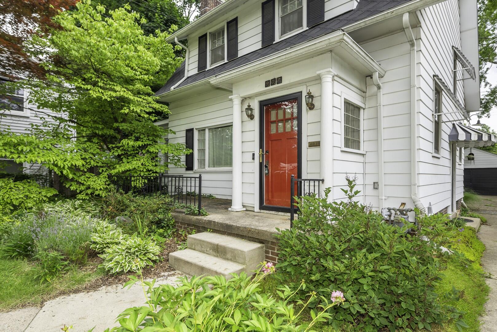 907 Pearl Street