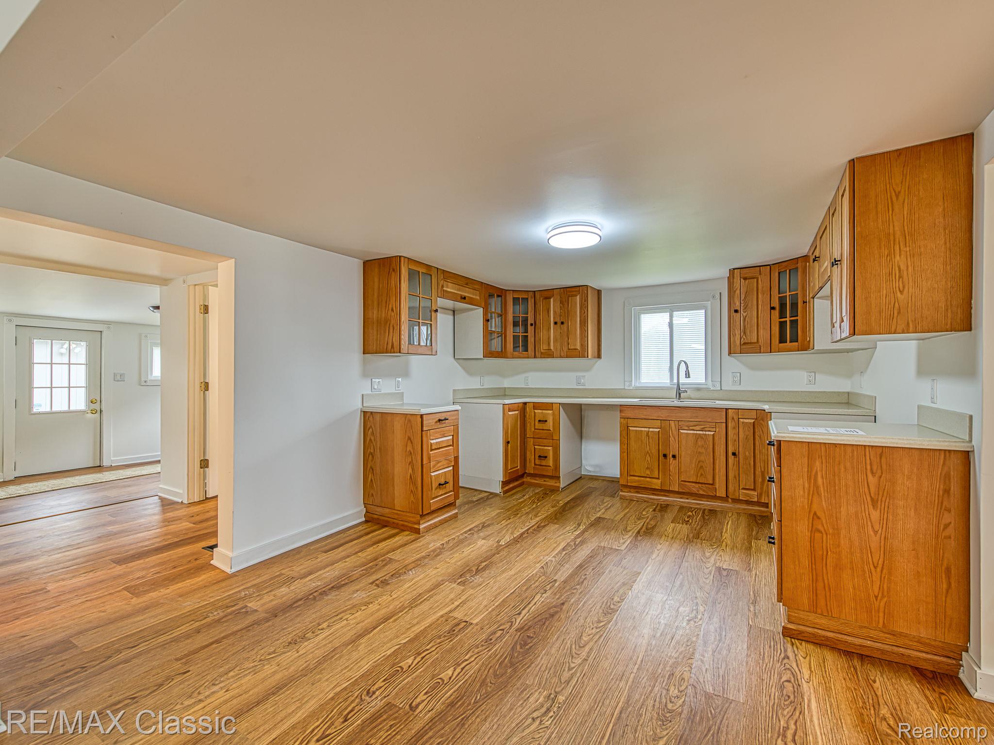 9509 Main Street