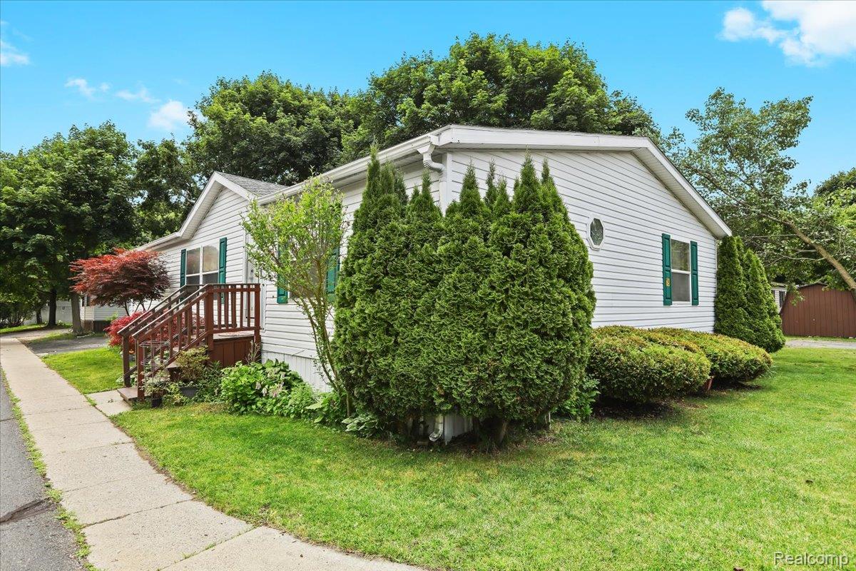 Auburn Hills City, Michigan 48326, United States, 3 Bedrooms Bedrooms, ,2 BathroomsBathrooms,Residential,Pending,160922