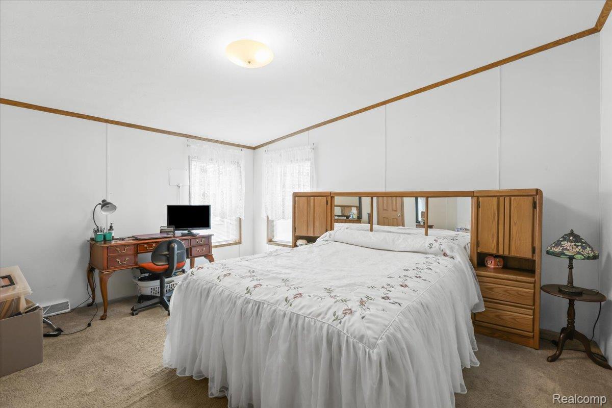 Auburn Hills City, Michigan 48326, United States, 3 Bedrooms Bedrooms, ,2 BathroomsBathrooms,Residential,Pending,160922