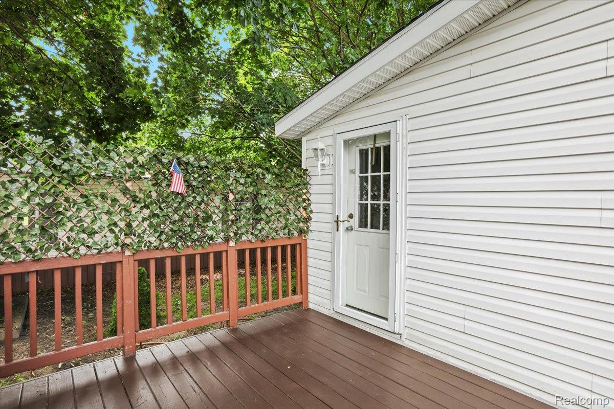 Auburn Hills City, Michigan 48326, United States, 3 Bedrooms Bedrooms, ,2 BathroomsBathrooms,Residential,Pending,160922