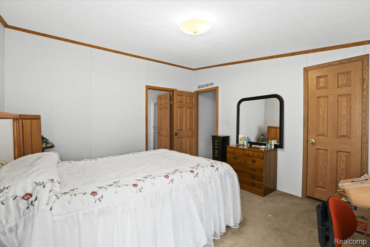 Auburn Hills City, Michigan 48326, United States, 3 Bedrooms Bedrooms, ,2 BathroomsBathrooms,Residential,Pending,160922