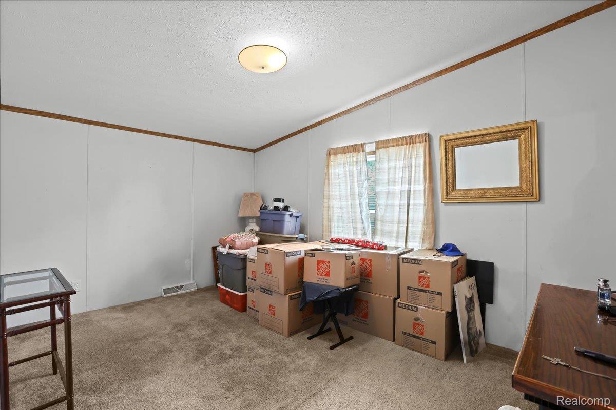 Auburn Hills City, Michigan 48326, United States, 3 Bedrooms Bedrooms, ,2 BathroomsBathrooms,Residential,Pending,160922