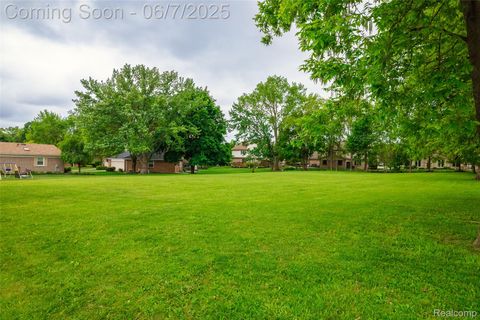 22335 Diamond Court Farmington Hills City MI 48335