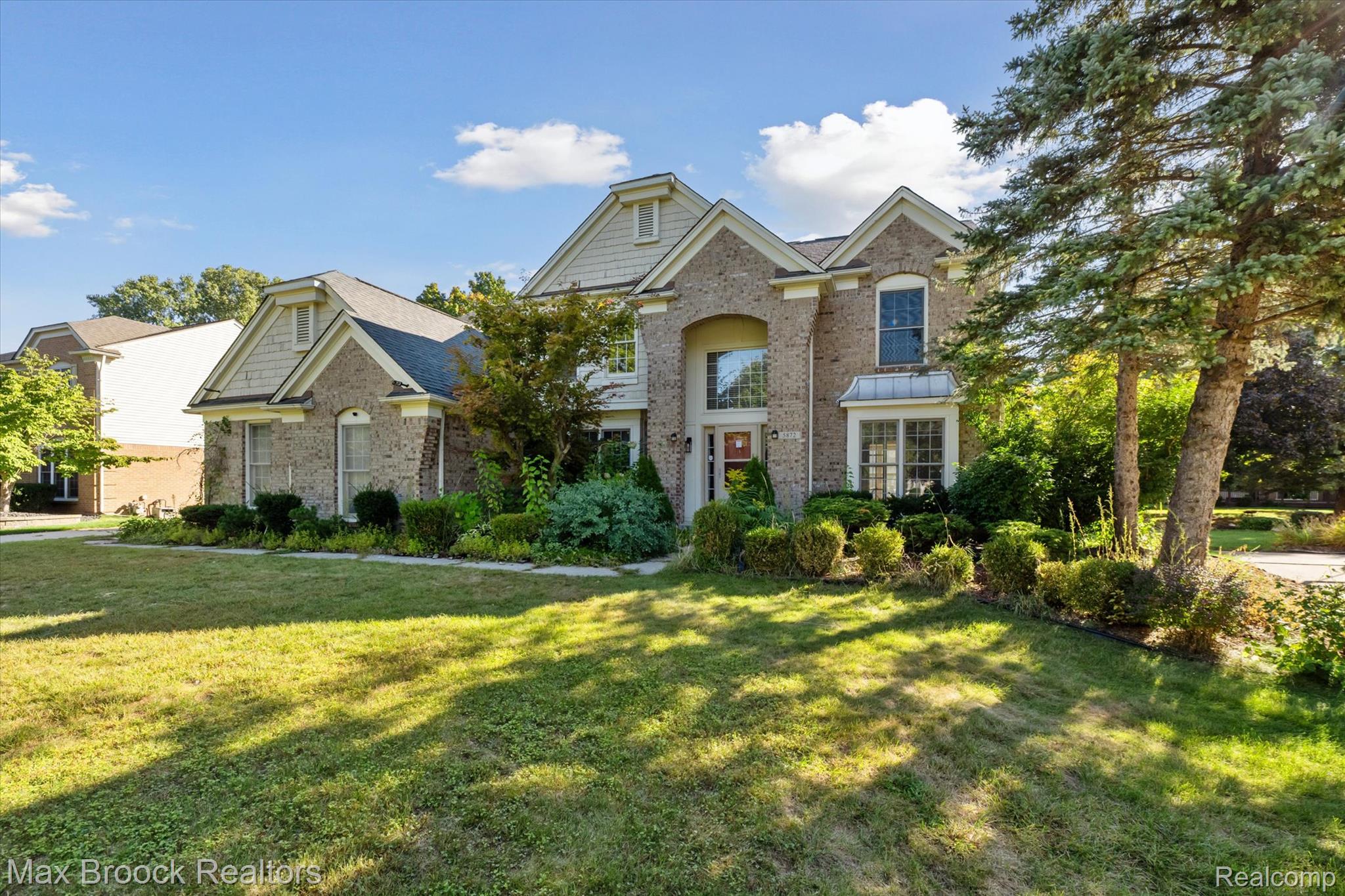 5872 Meadowview Drive