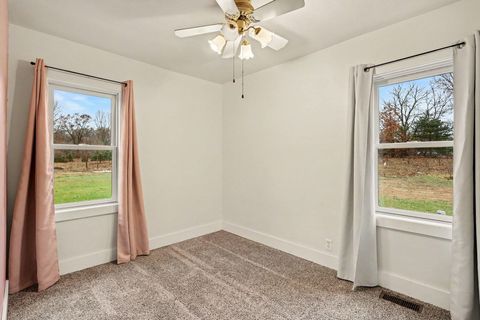 Tiny photo for 235 S 204th Avenue, Hesperia Village, MI 49421 (MLS # 67026013473)