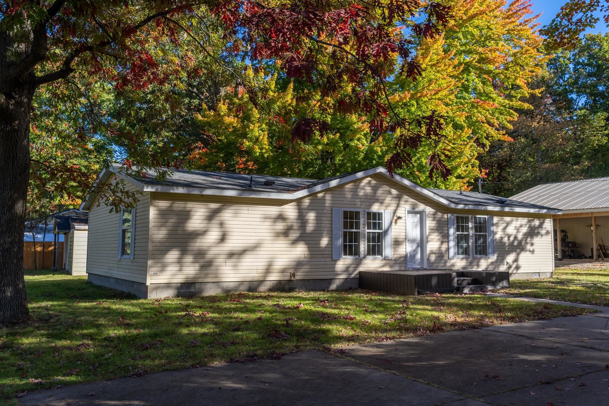 6916 Danes Drive