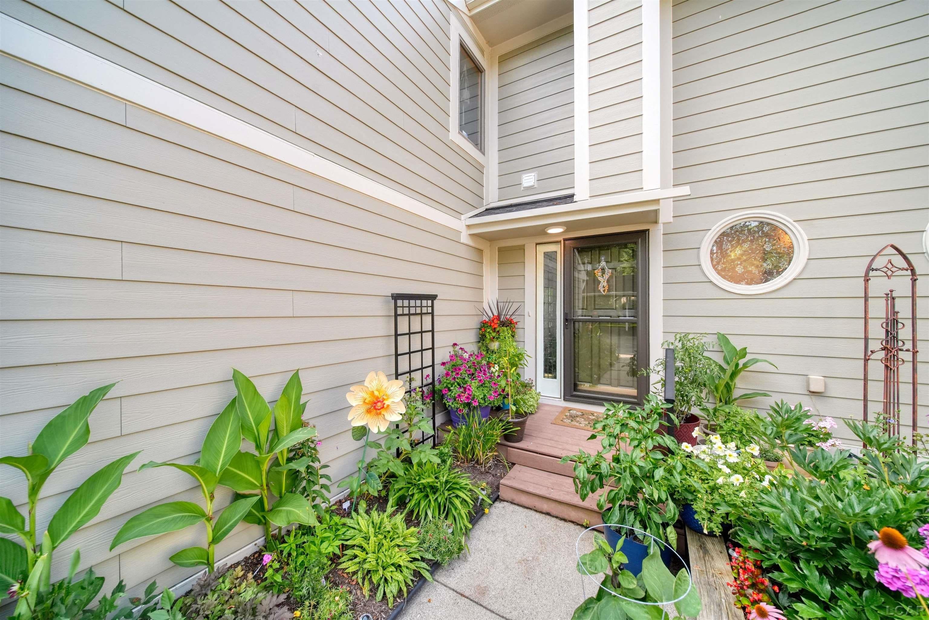 288 Whitlock St Street