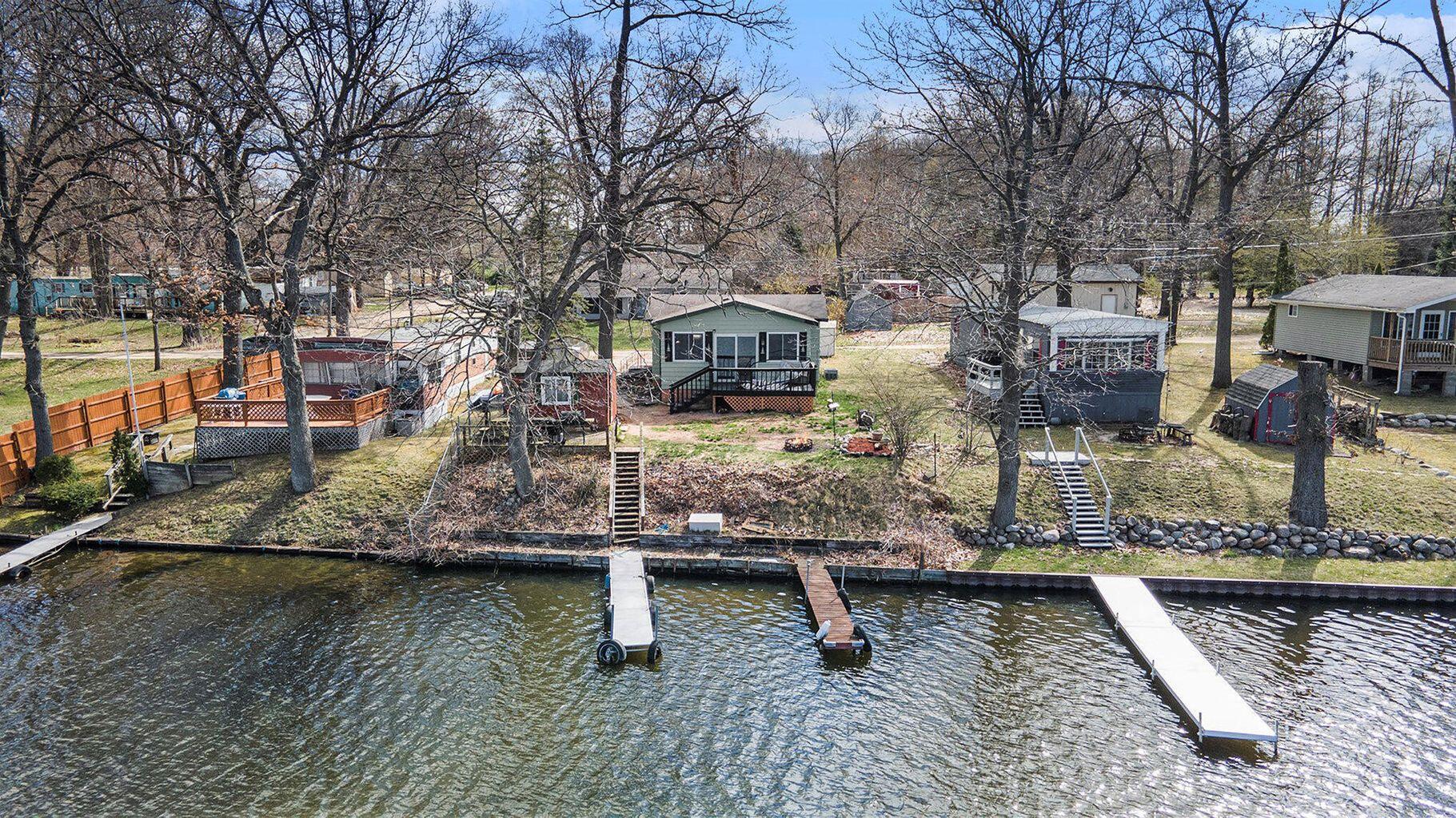 58954 Lakeshore Drive