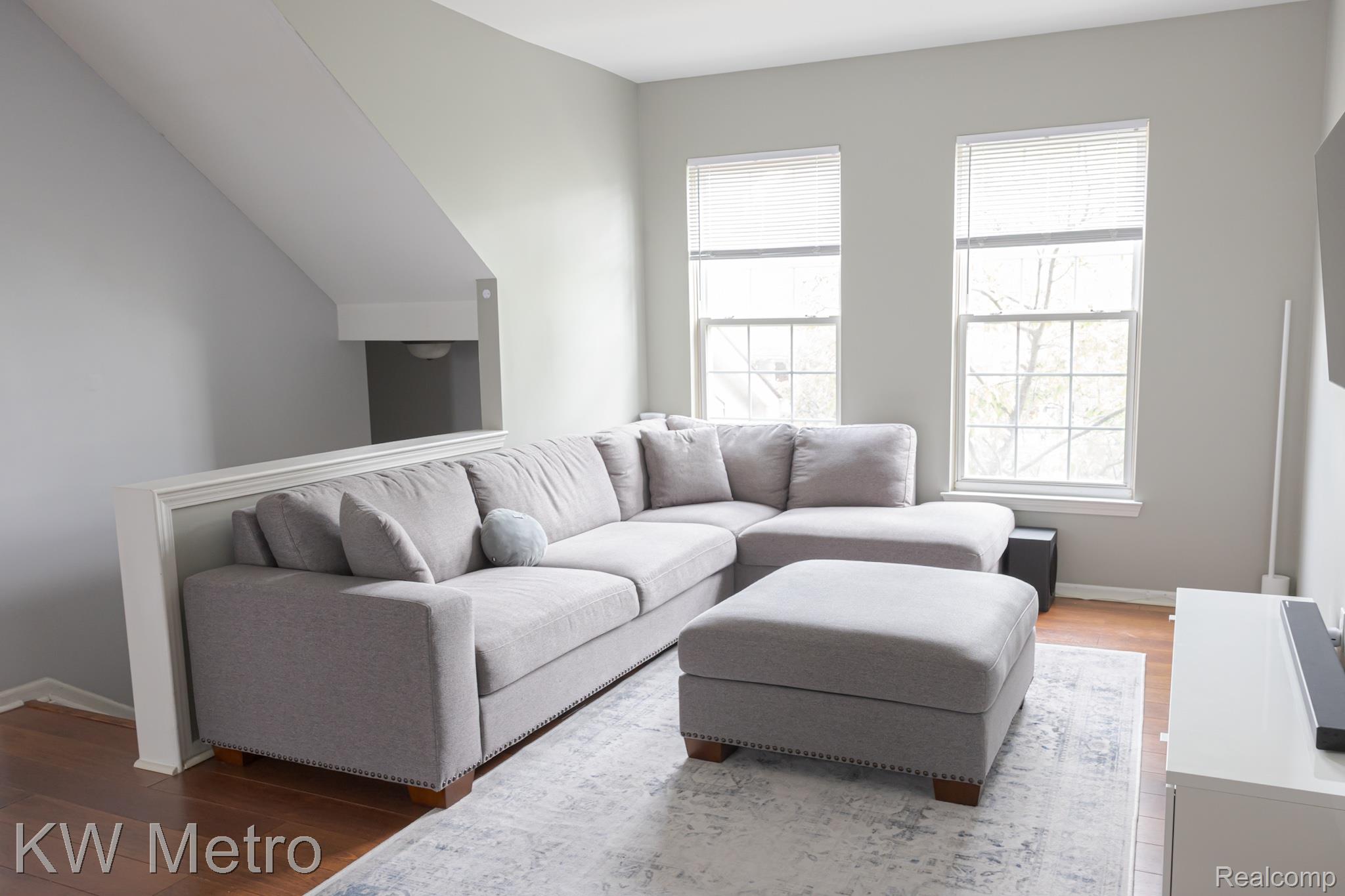 25493 Saint James