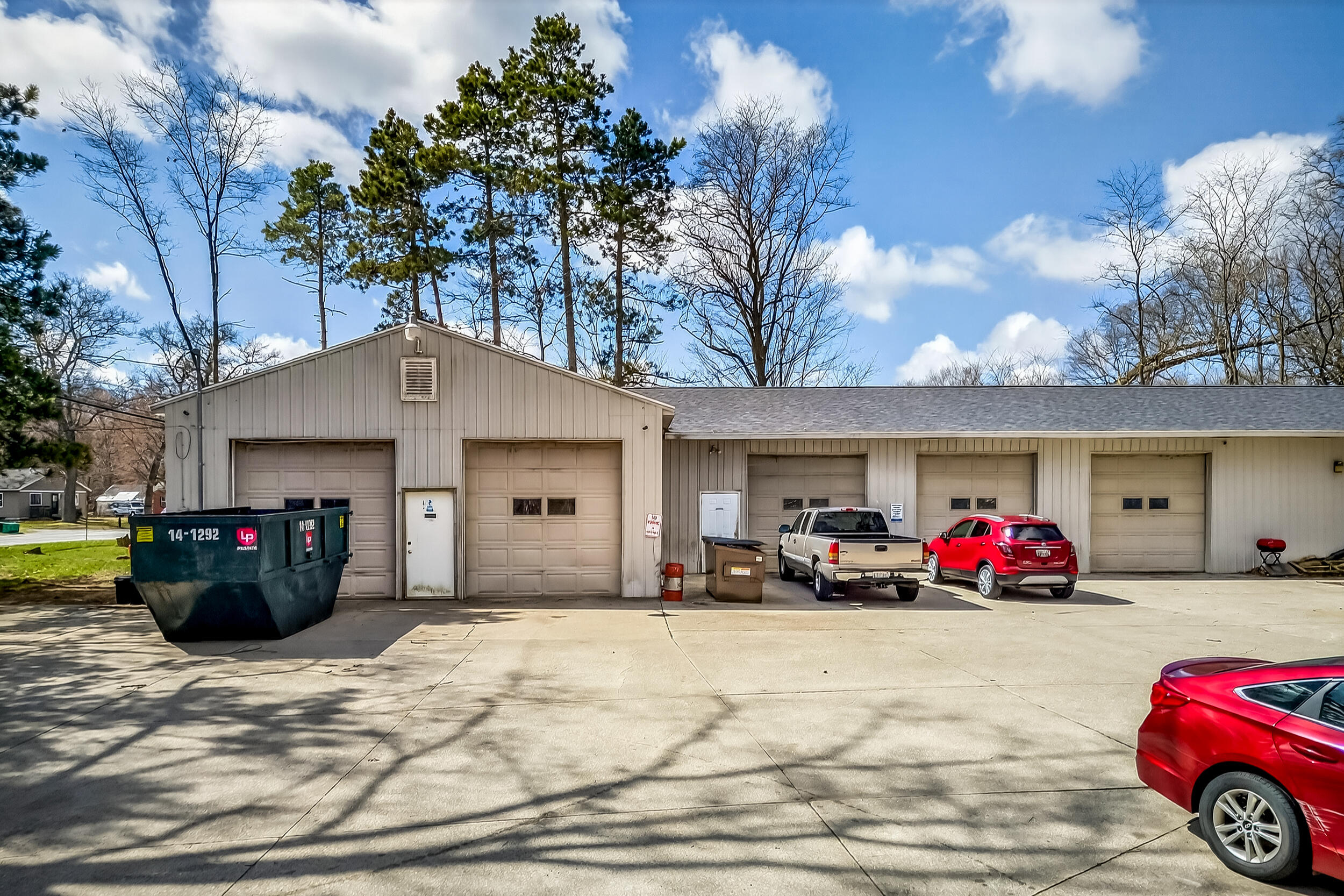 2739 Holton Road