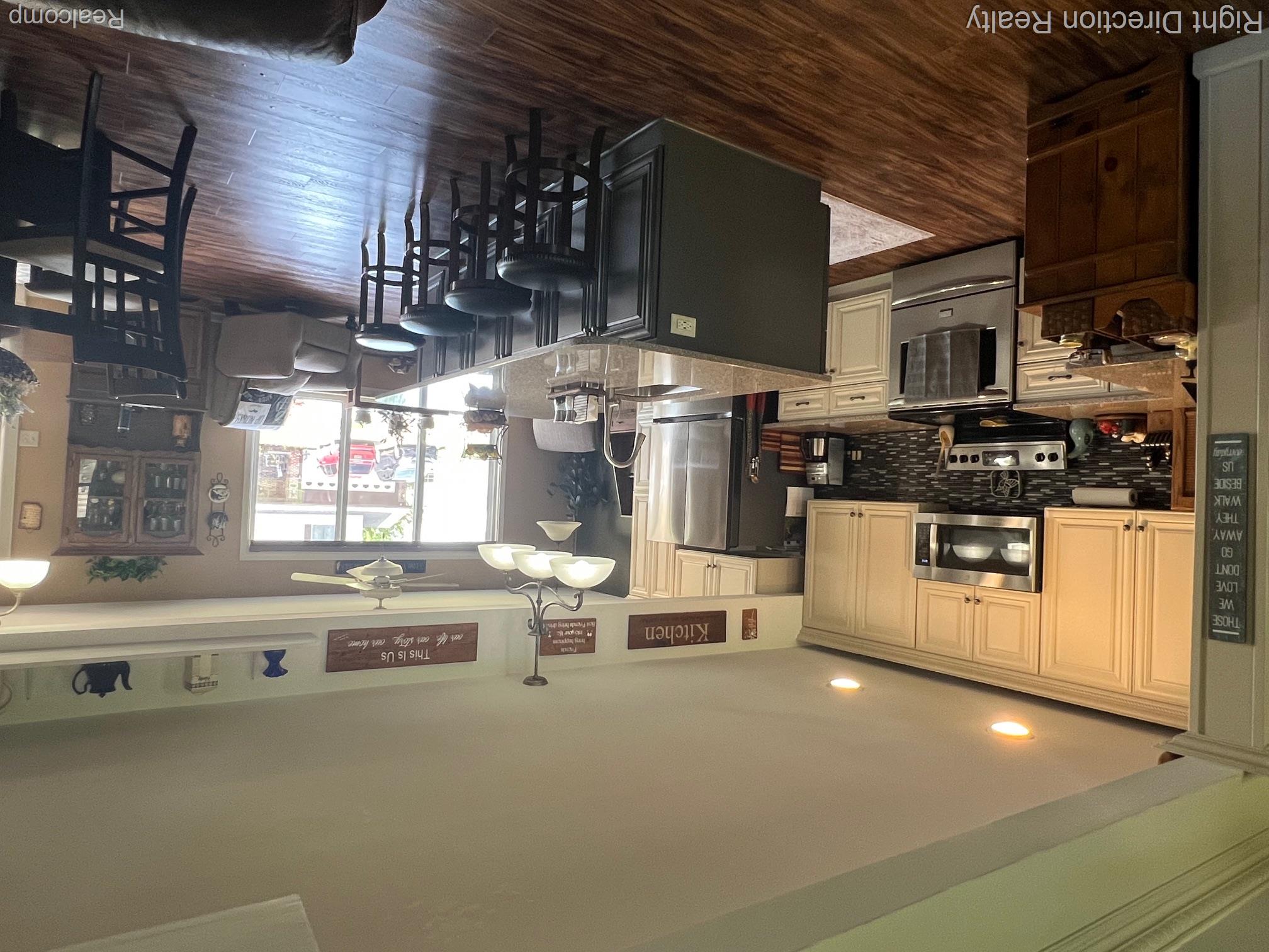 682 Queens Way