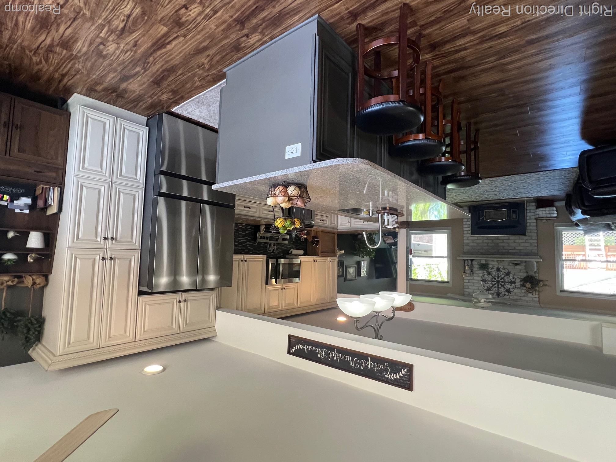 682 Queens Way