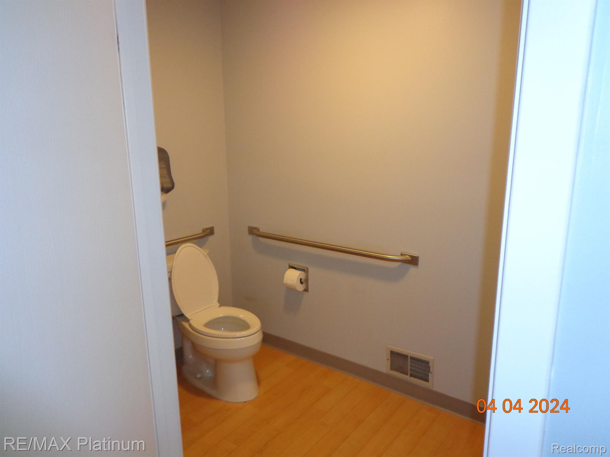 11479 HIGHLAND ROAD "B"