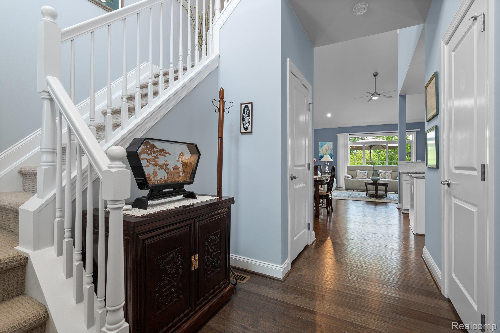 2548 Oxford Circle
