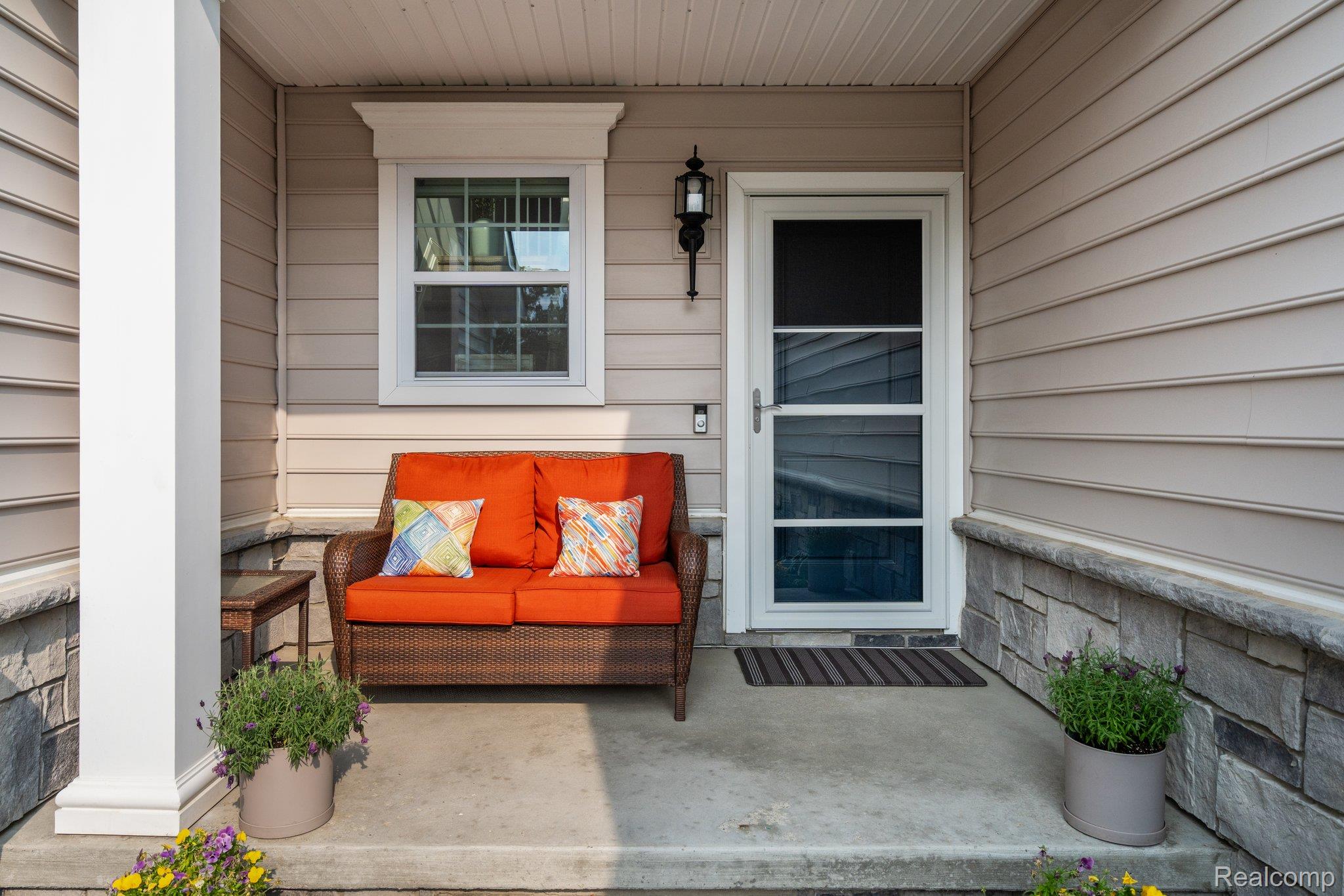 2548 Oxford Circle