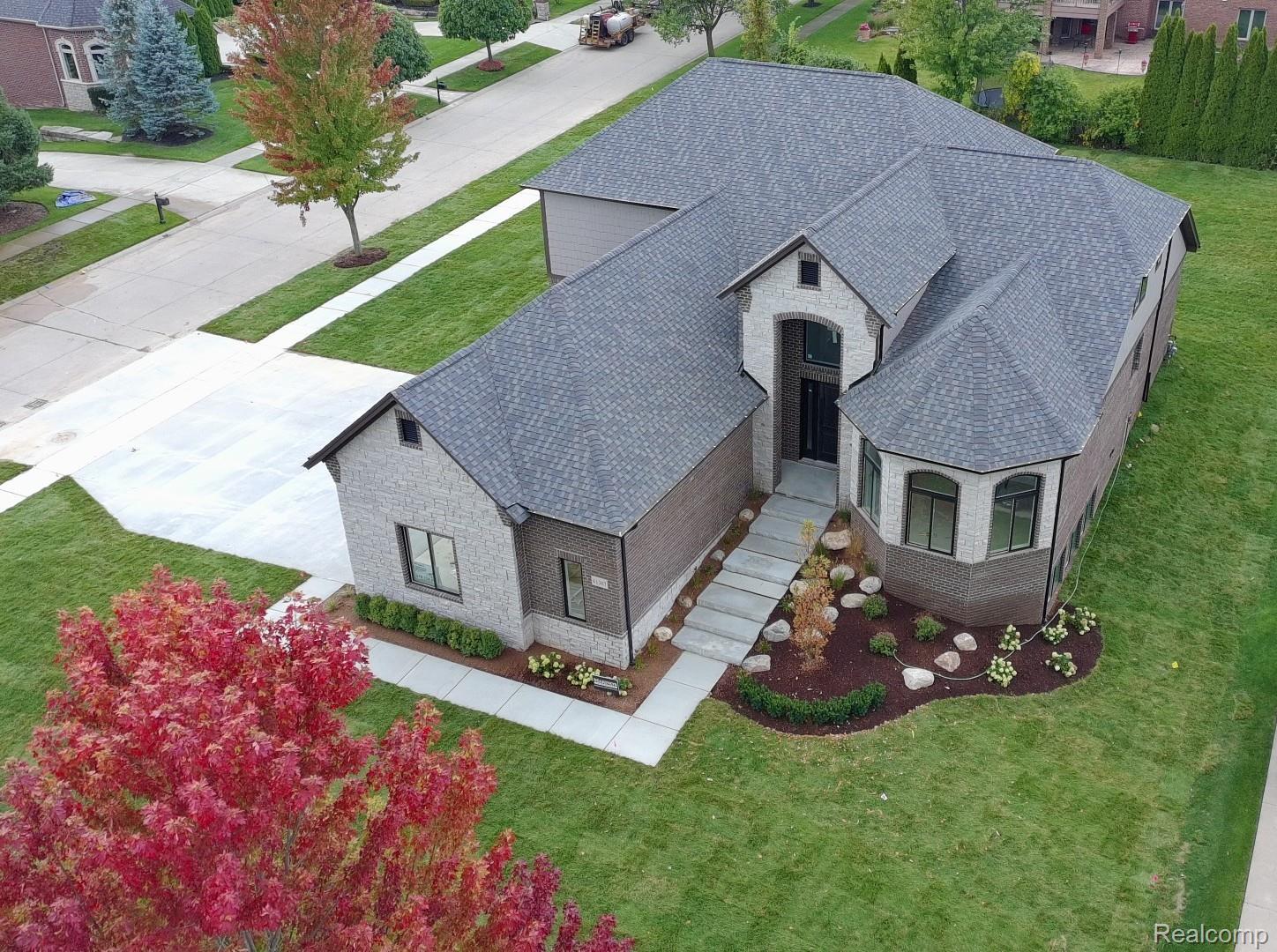 5853 Saratoga Drive