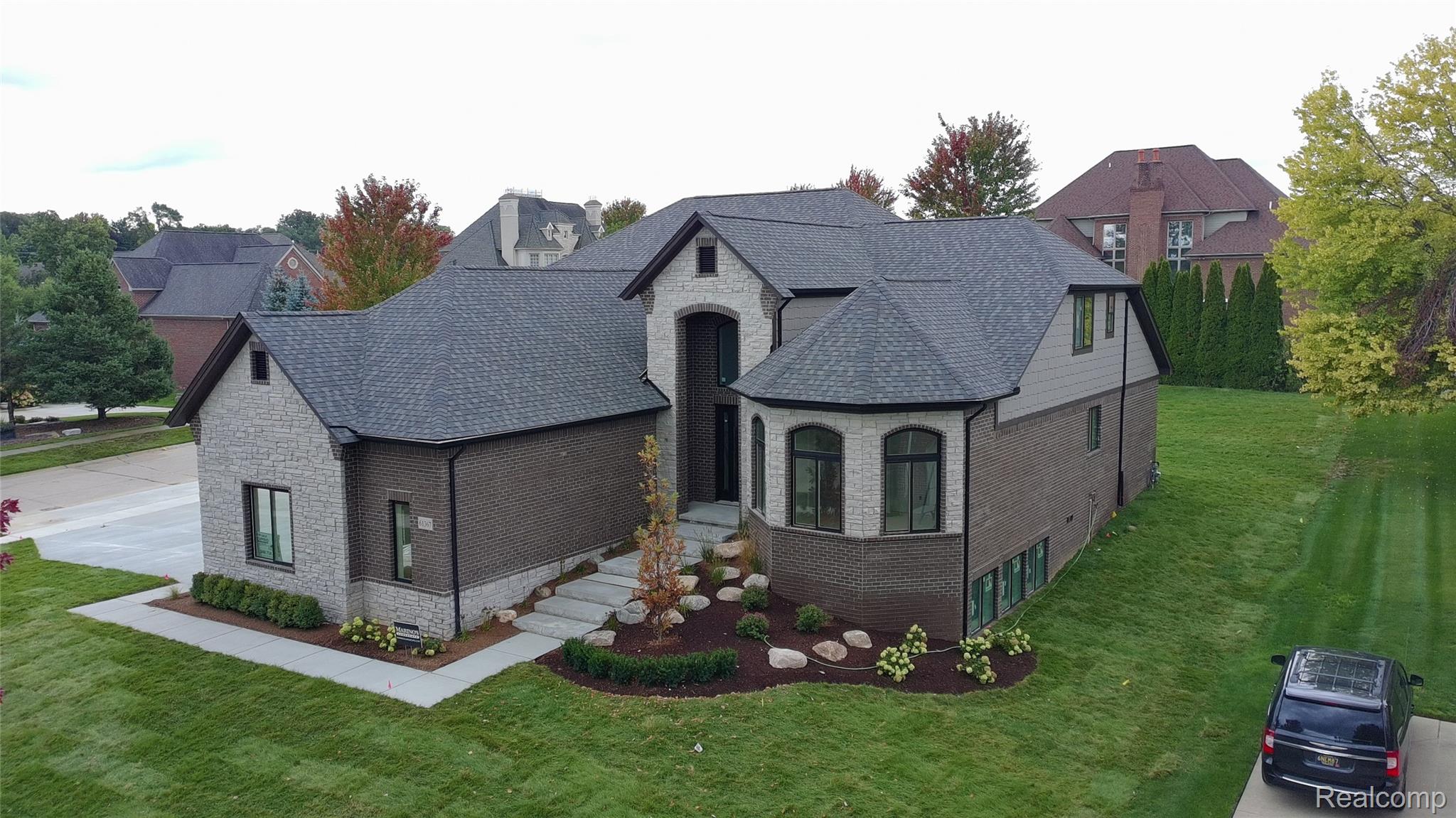 5853 Saratoga Drive