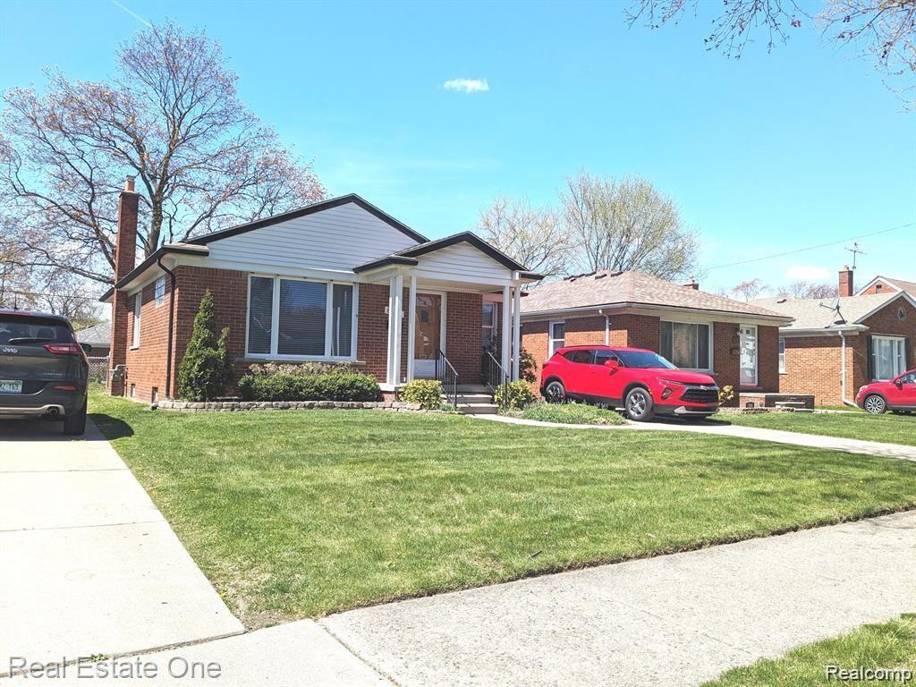 8443 RIVERDALE Street