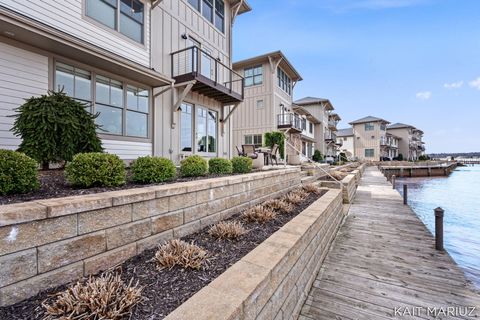 Photo of 543 Macatawa Avenue, Holland City, MI 49423 (MLS # 71026011854)