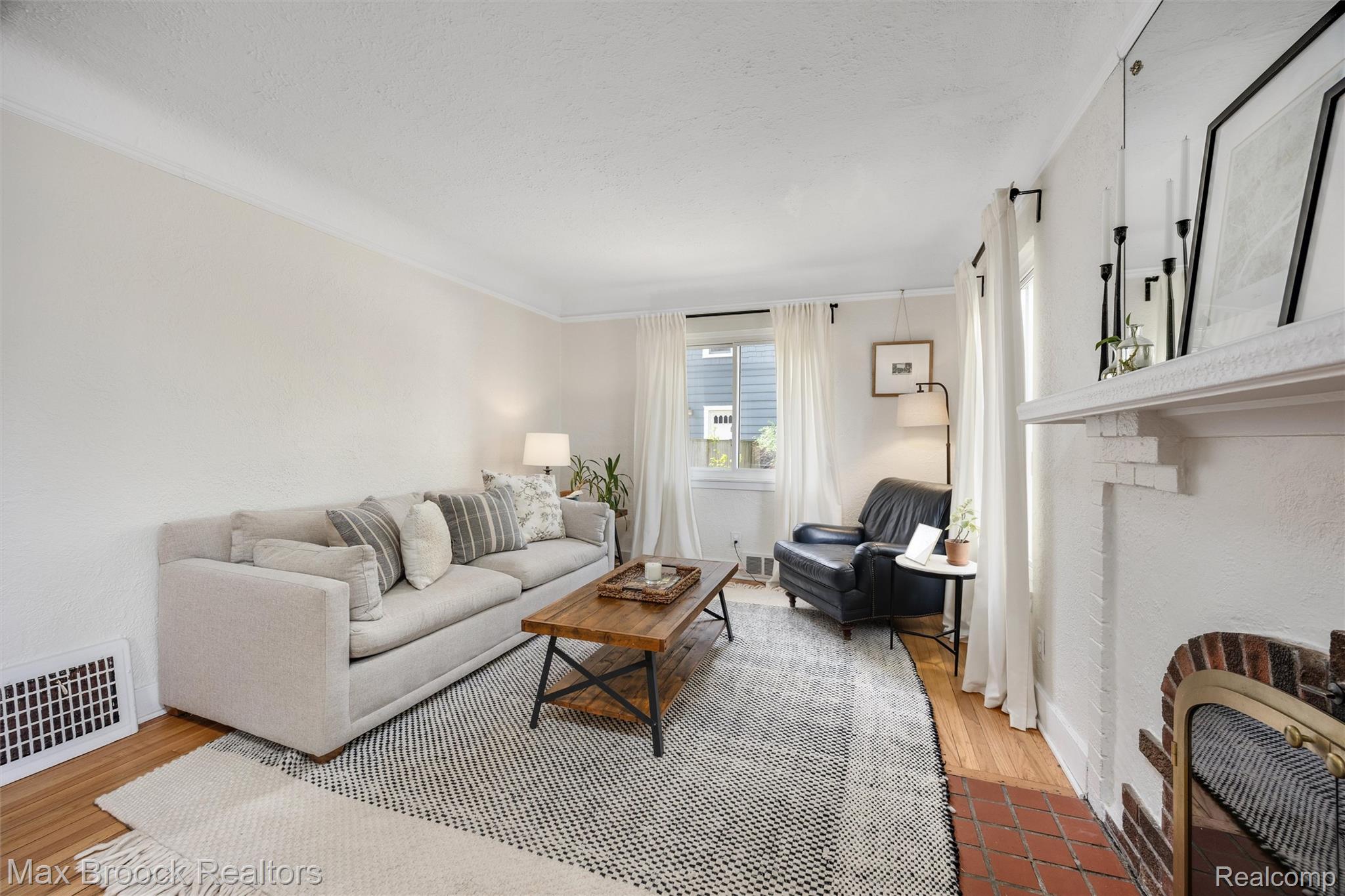429 W Drayton Street