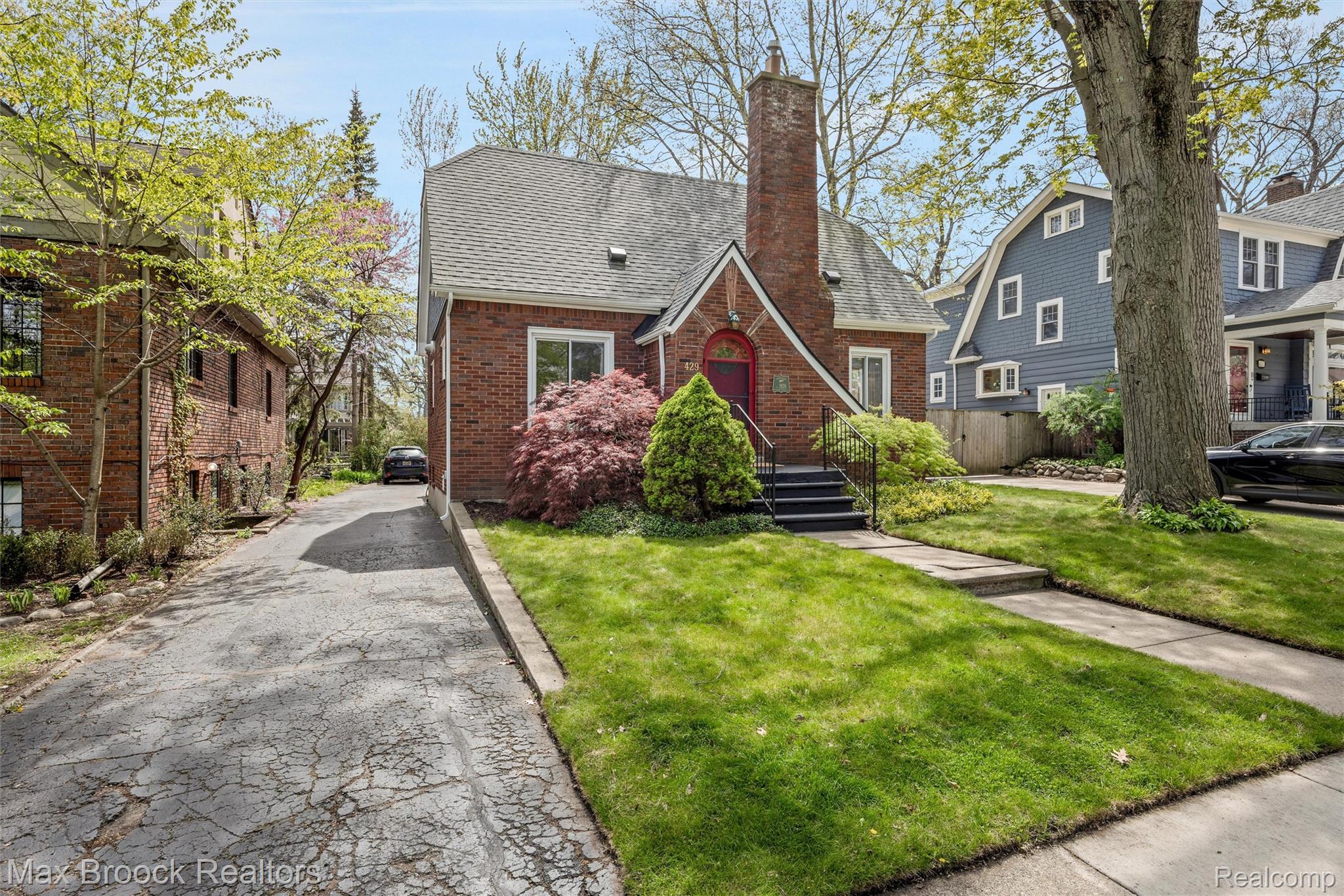 429 W Drayton Street