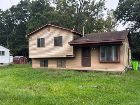 Tiny photo for 5705 Lake Grove Drive, White Lake Charter Township, MI 48383 (MLS # 20261083055)