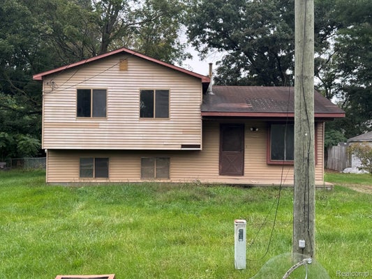 5705 LAKE GROVE DR, WHITE LAKE, MI 48383 - Image acfa8c6d959fefcb2c8d7d1153b82aea/2368947343