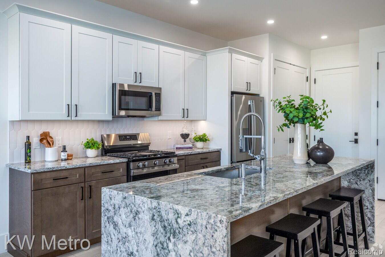 120 E Liberty Street 302