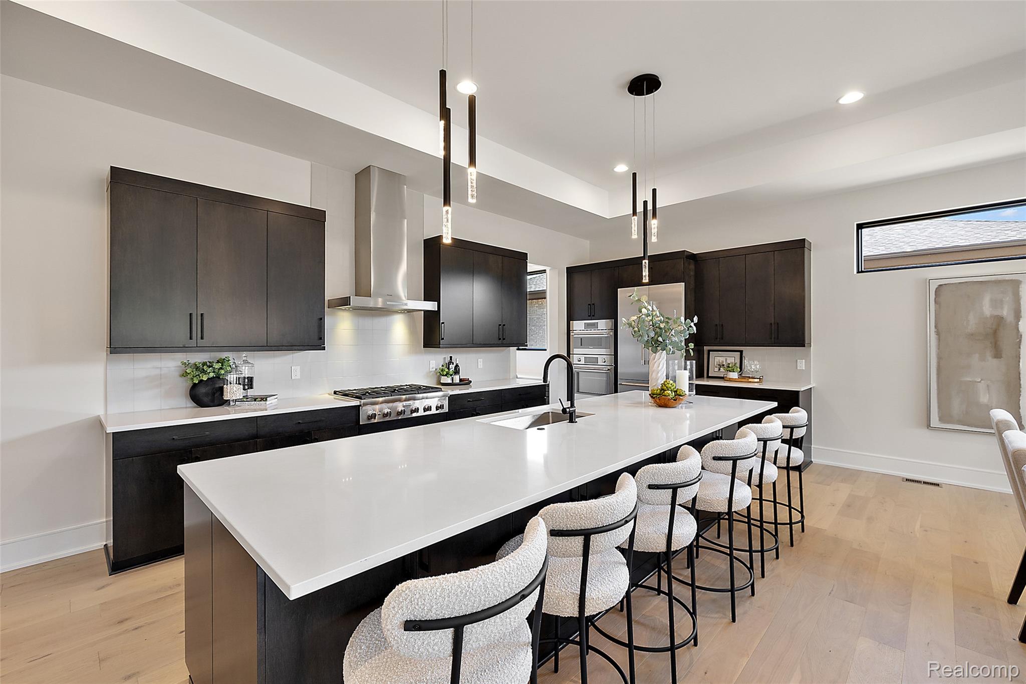 49588 VILLA Drive
