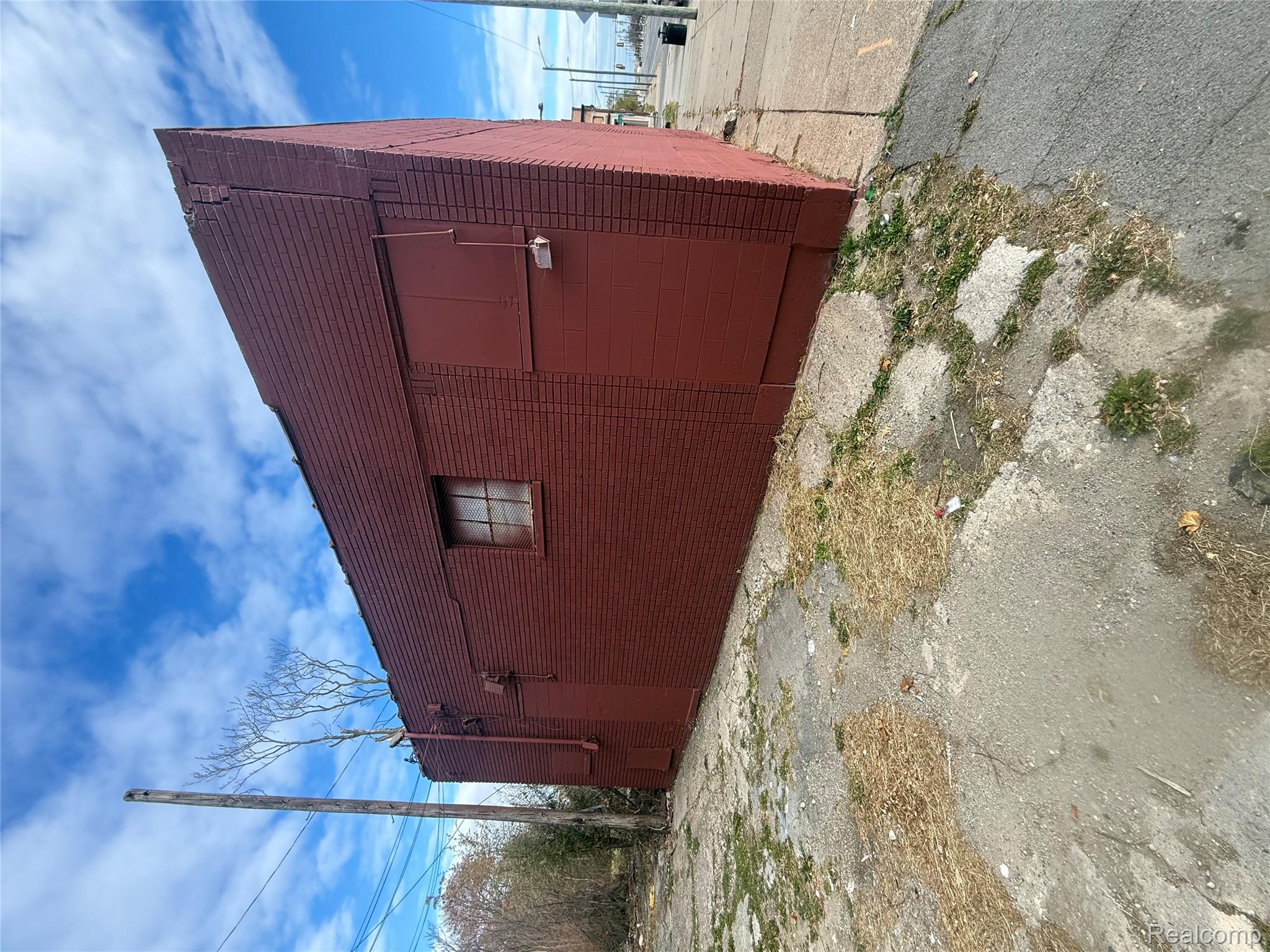 10527 E Warren Avenue