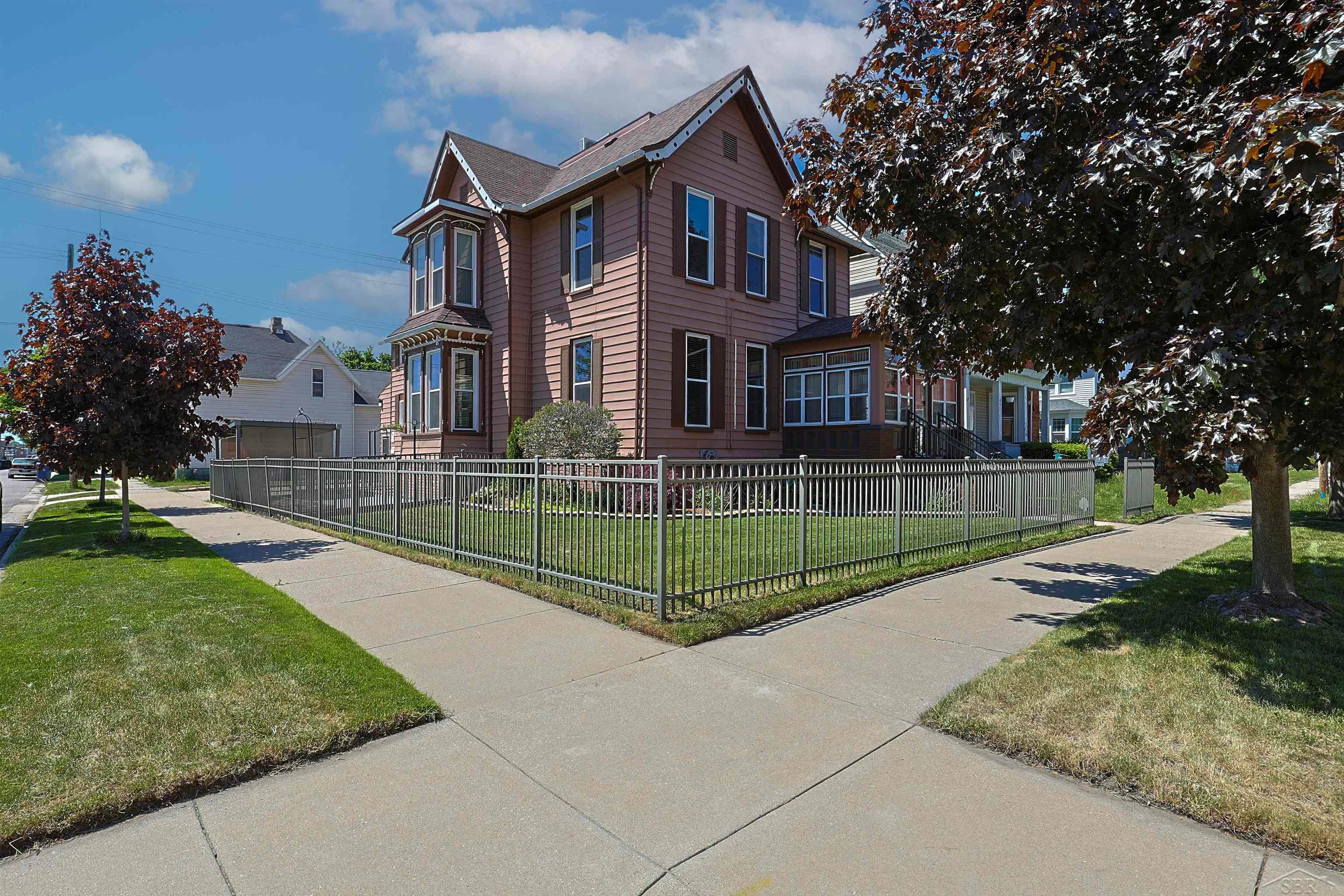 601 N Van Buren Street