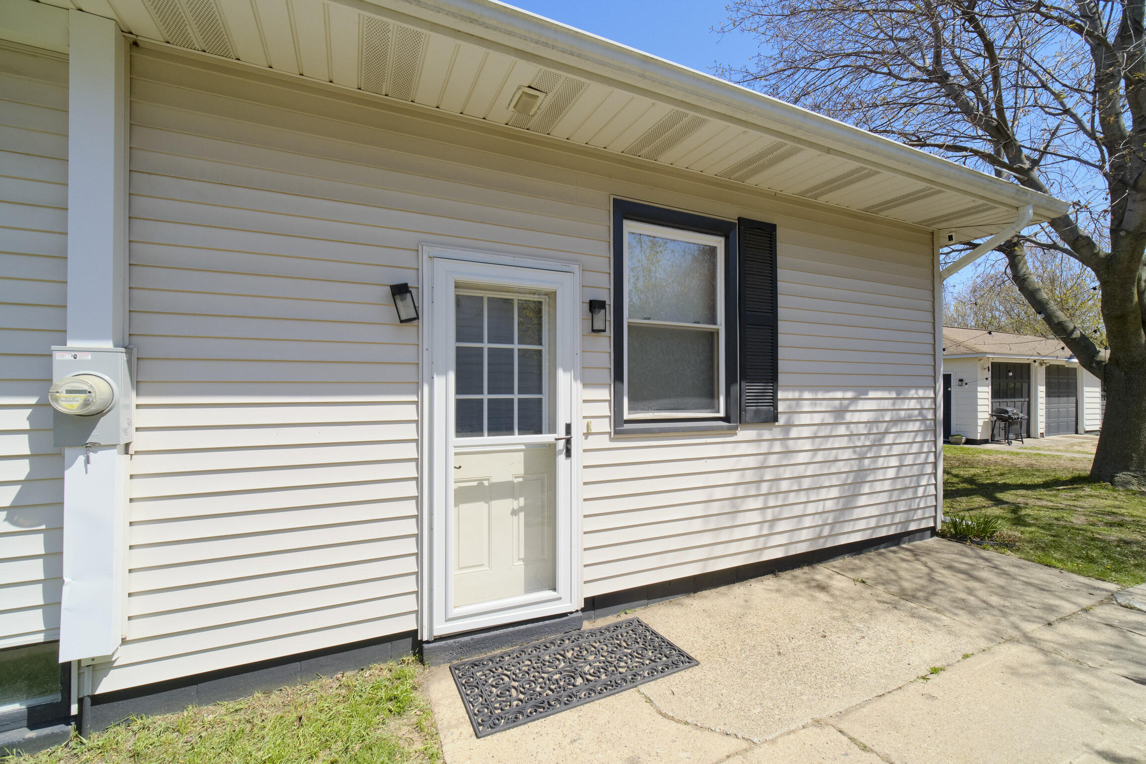 1187 Maple Road