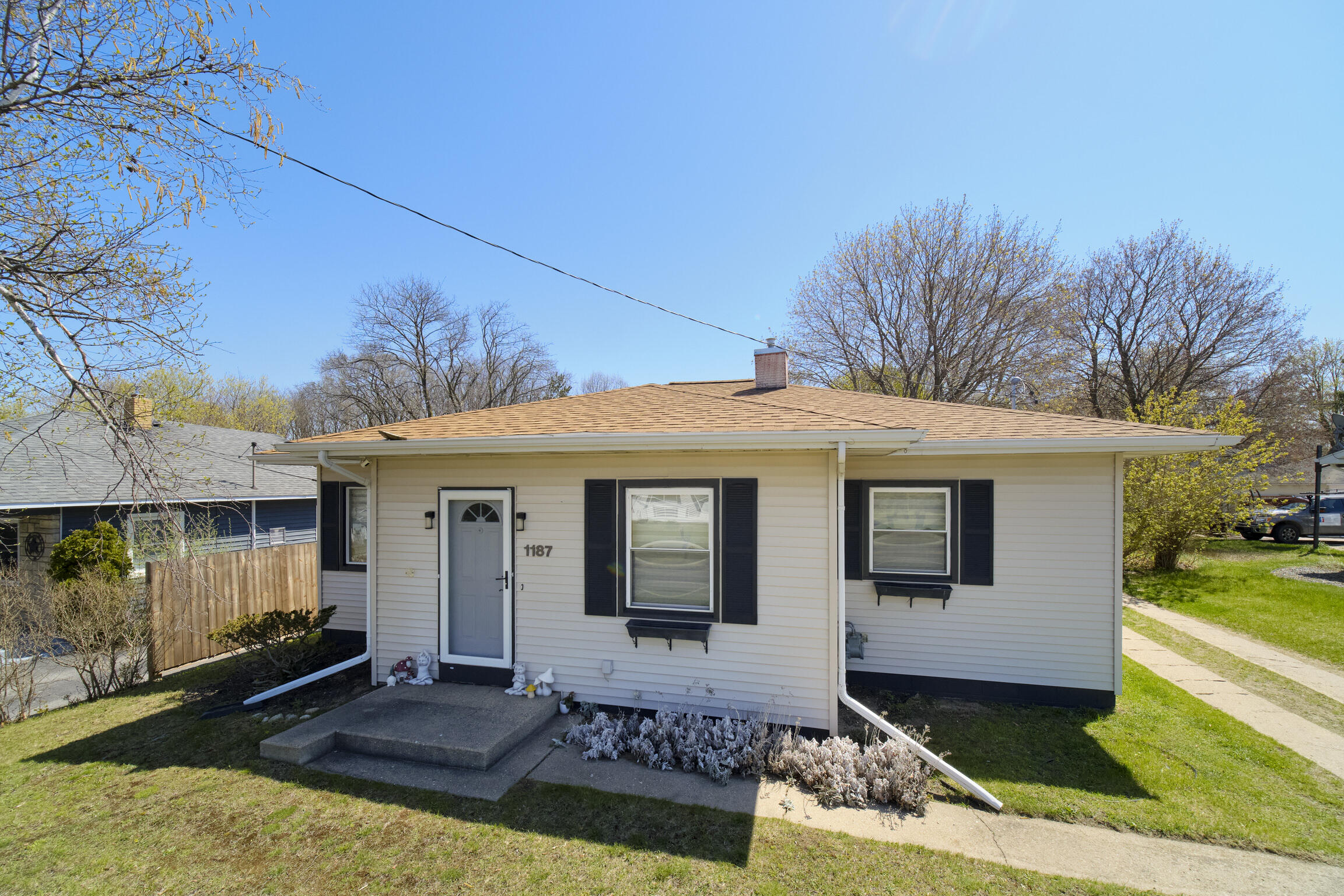 Listing image 1