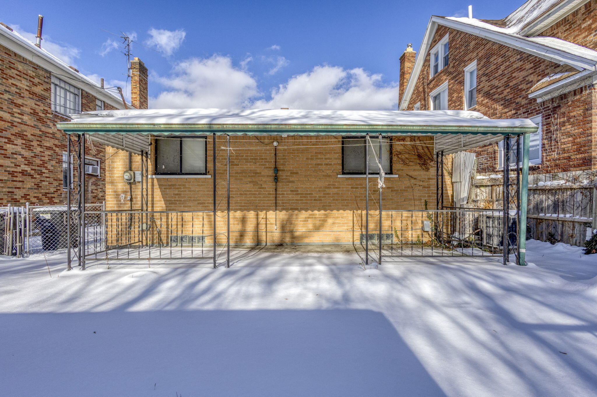 11156 E Outer Drive E