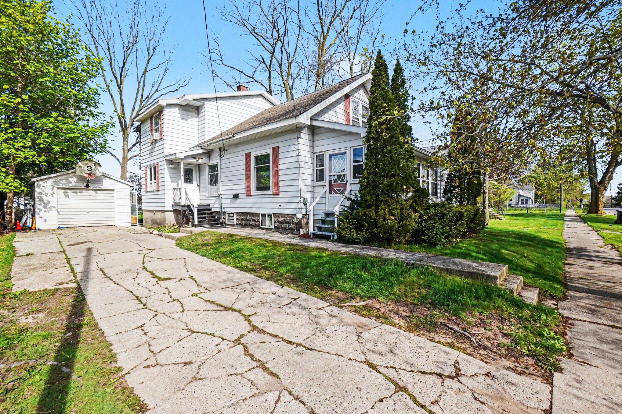 215 N Division Avenue