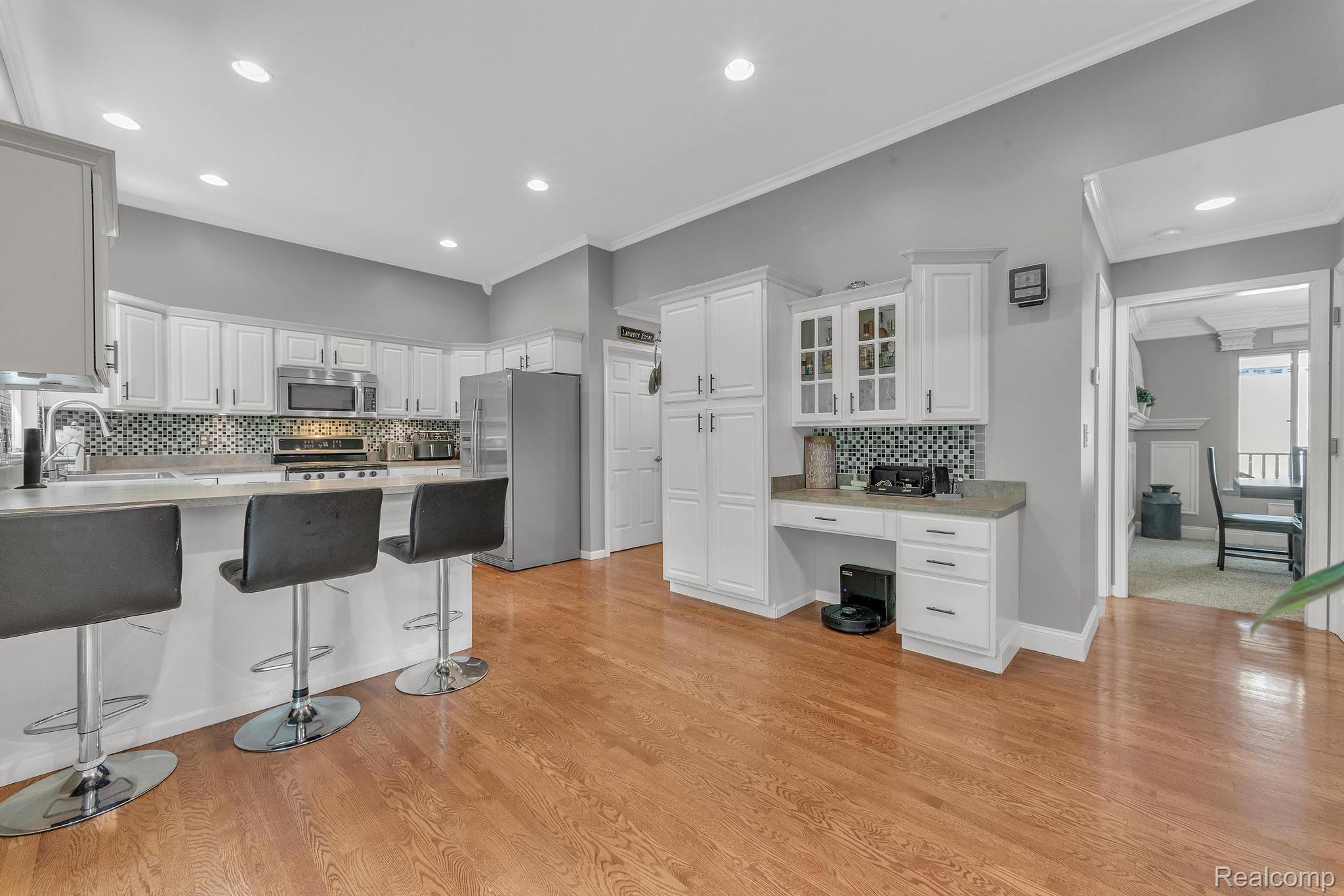 Orion Charter Township, Michigan 48362, United States, 4 Bedrooms Bedrooms, ,4 BathroomsBathrooms,Residential,Active,168222