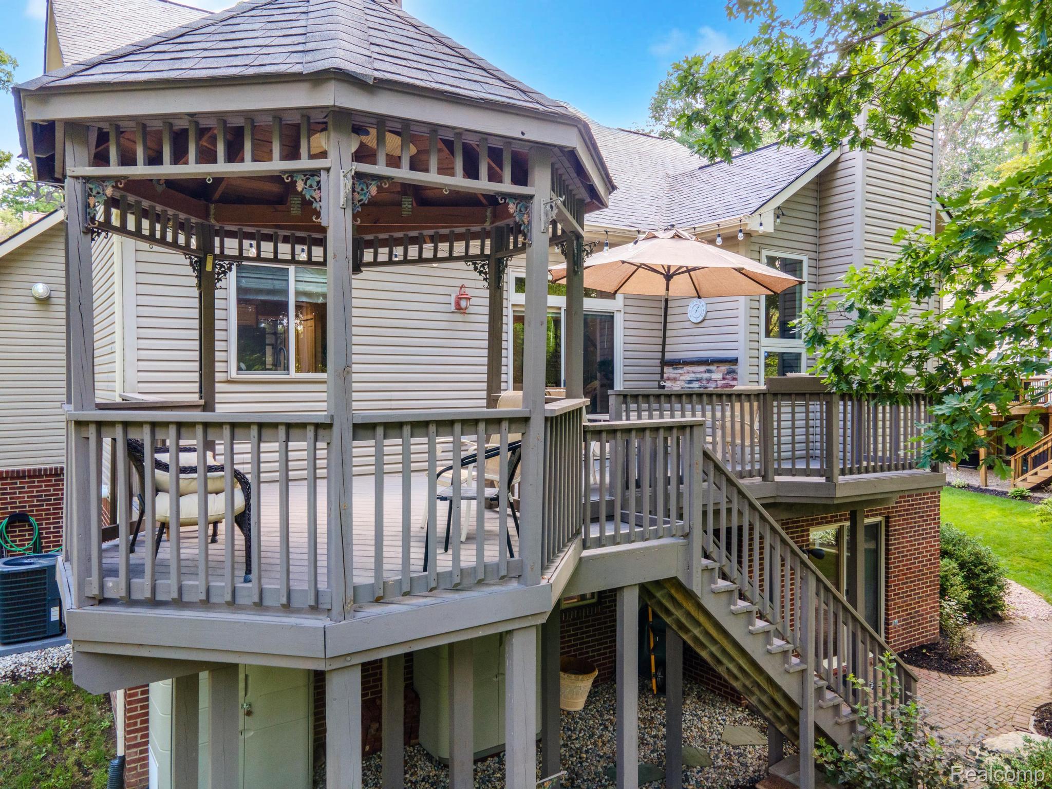 Orion Charter Township, Michigan 48362, United States, 4 Bedrooms Bedrooms, ,4 BathroomsBathrooms,Residential,Active,168222