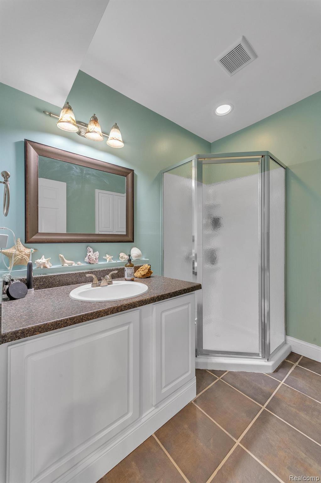 Orion Charter Township, Michigan 48362, United States, 4 Bedrooms Bedrooms, ,4 BathroomsBathrooms,Residential,Active,168222