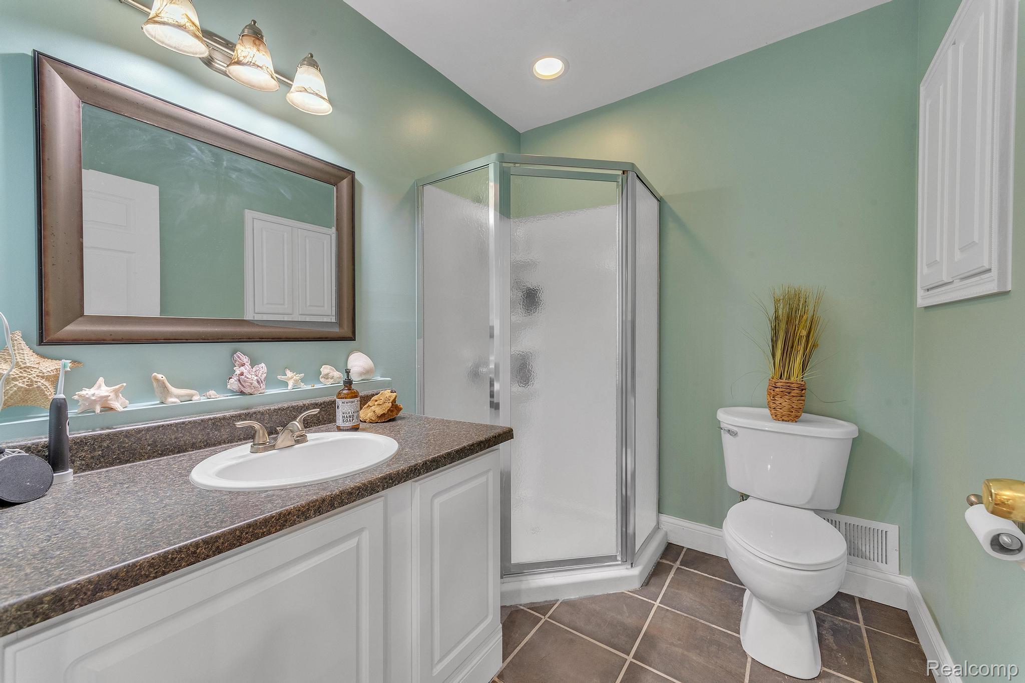 Orion Charter Township, Michigan 48362, United States, 4 Bedrooms Bedrooms, ,4 BathroomsBathrooms,Residential,Active,168222