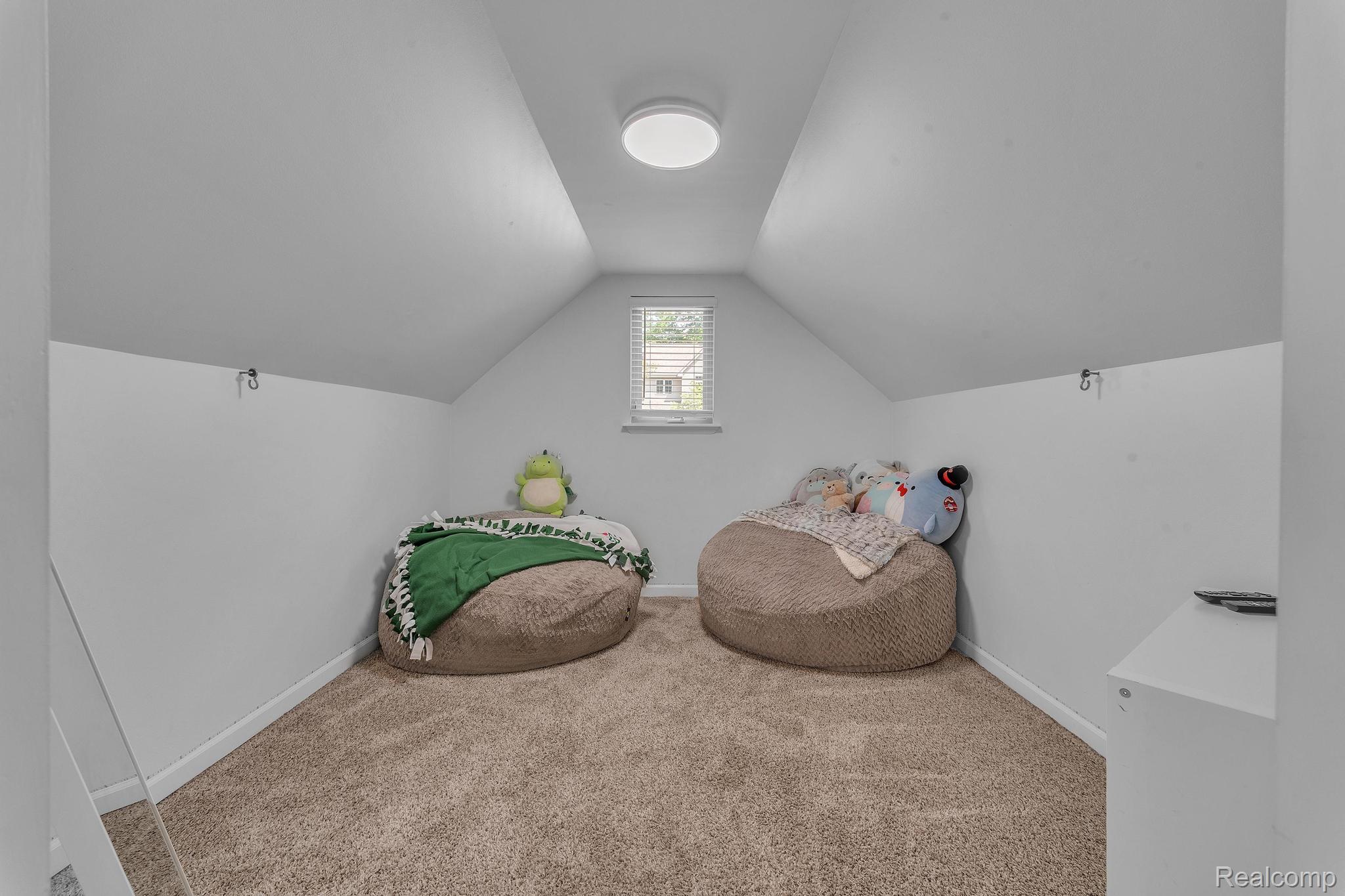 Orion Charter Township, Michigan 48362, United States, 4 Bedrooms Bedrooms, ,4 BathroomsBathrooms,Residential,Active,168222