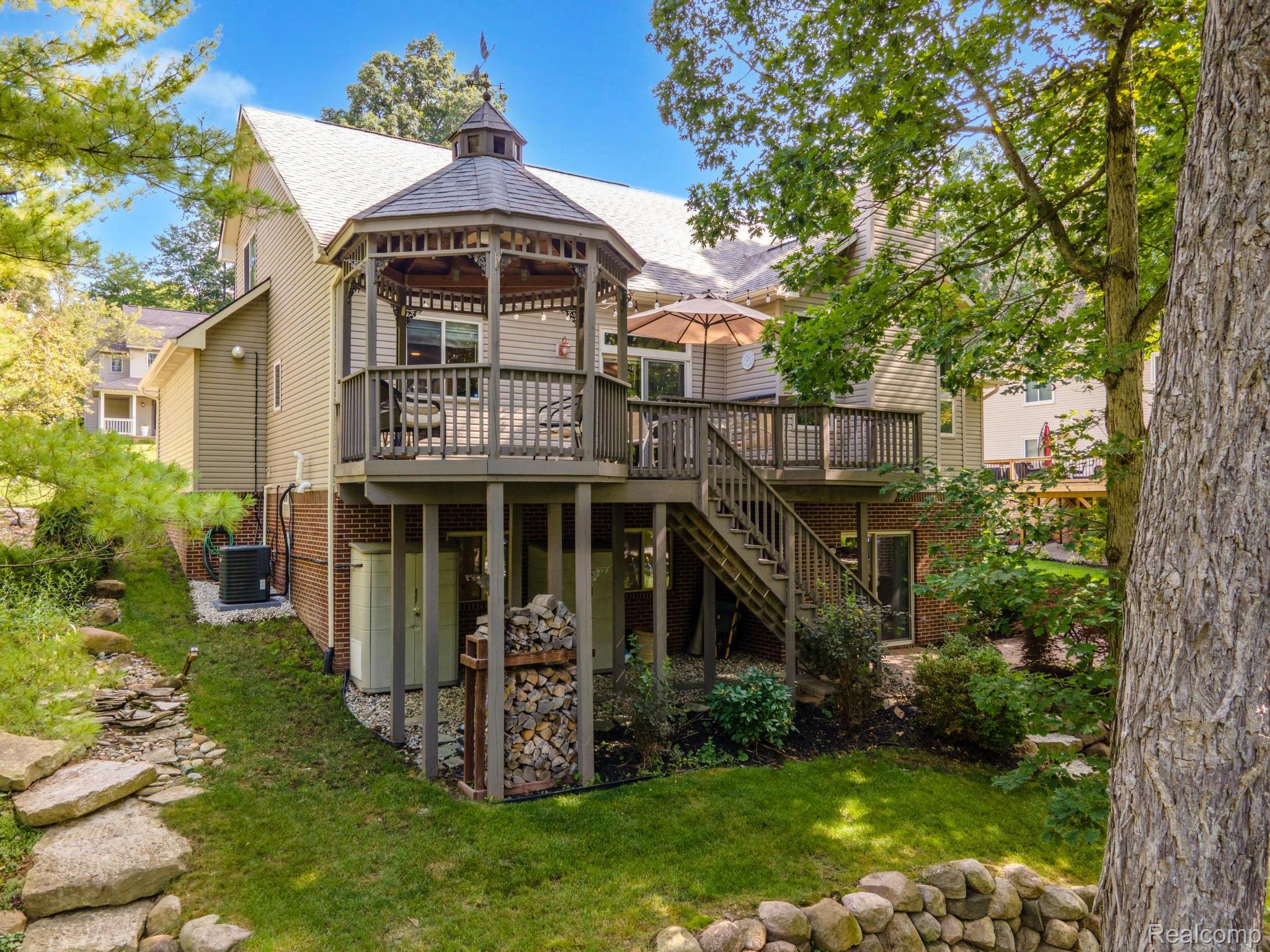 Orion Charter Township, Michigan 48362, United States, 4 Bedrooms Bedrooms, ,4 BathroomsBathrooms,Residential,Active,168222