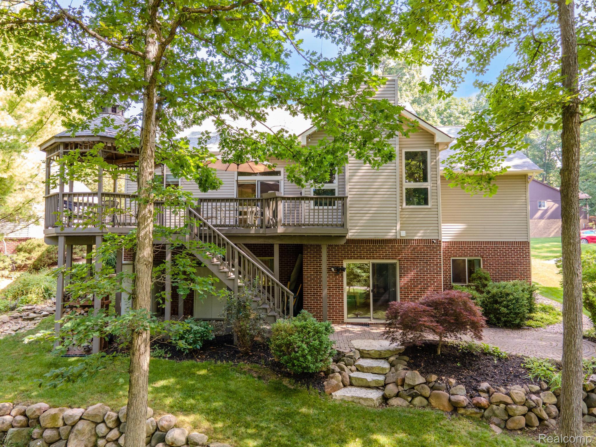 Orion Charter Township, Michigan 48362, United States, 4 Bedrooms Bedrooms, ,4 BathroomsBathrooms,Residential,Active,168222