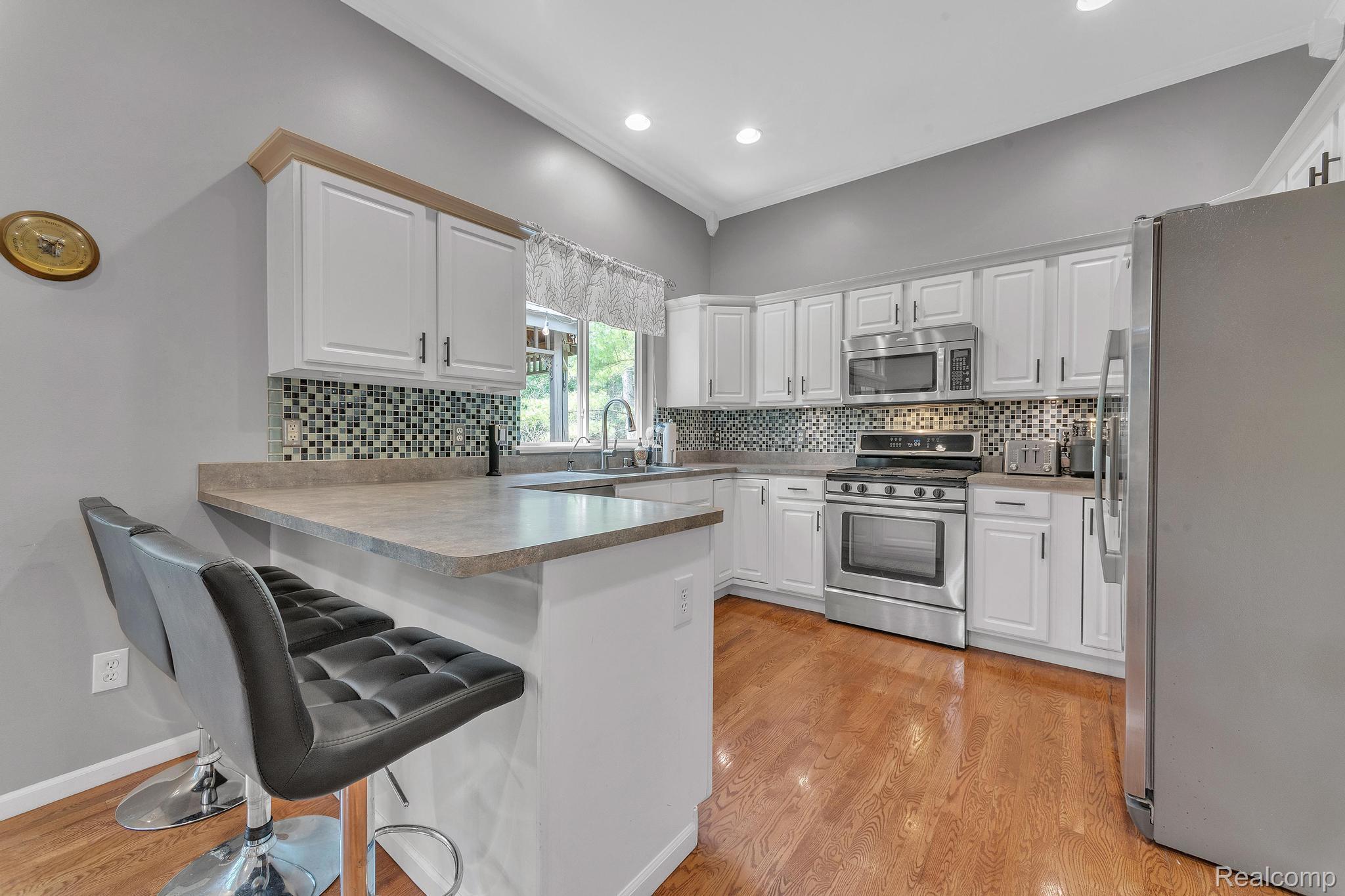 Orion Charter Township, Michigan 48362, United States, 4 Bedrooms Bedrooms, ,4 BathroomsBathrooms,Residential,Active,168222