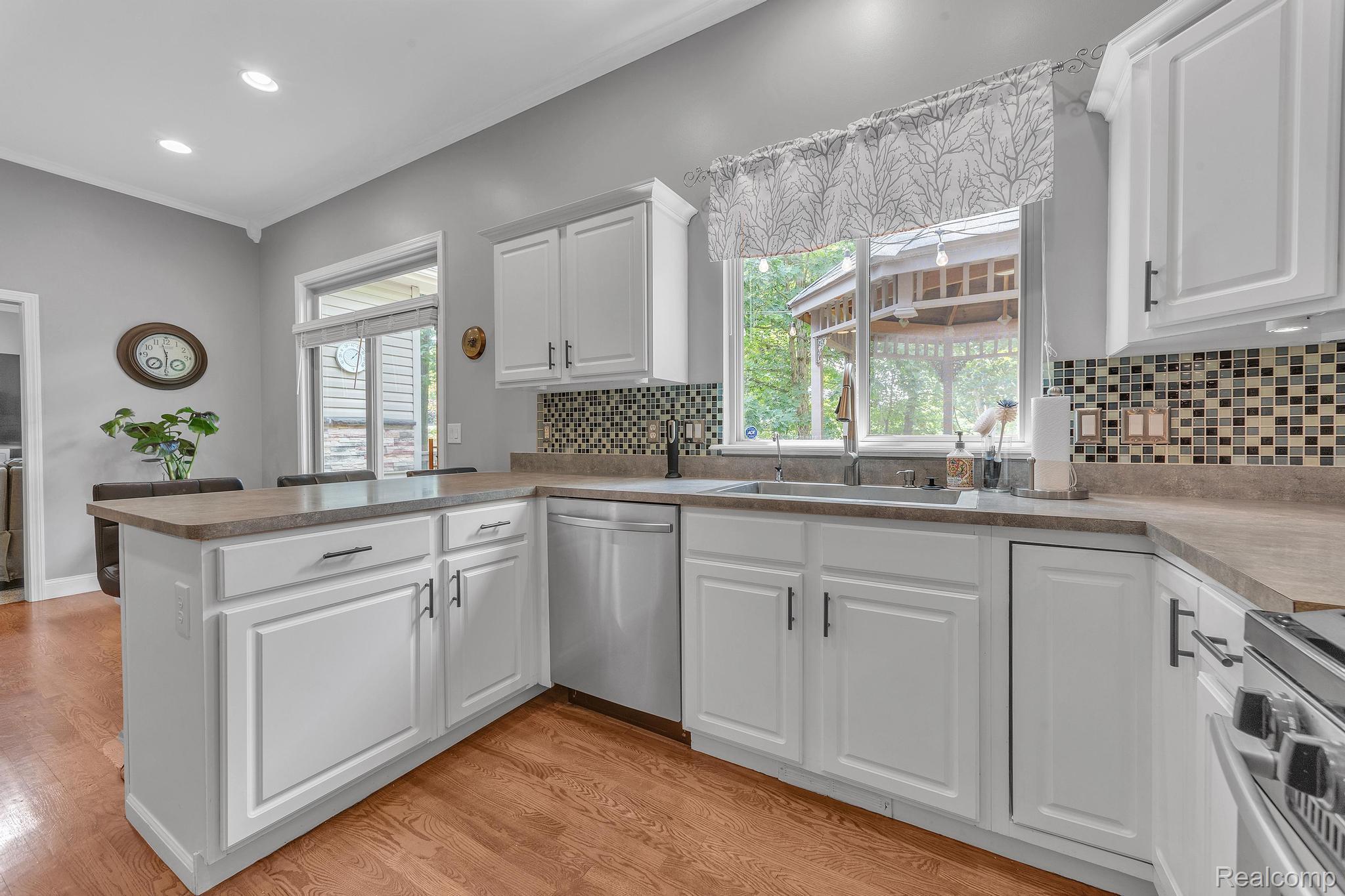 Orion Charter Township, Michigan 48362, United States, 4 Bedrooms Bedrooms, ,4 BathroomsBathrooms,Residential,Active,168222